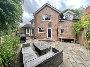 Rear Garden/Elevation- click for photo gallery